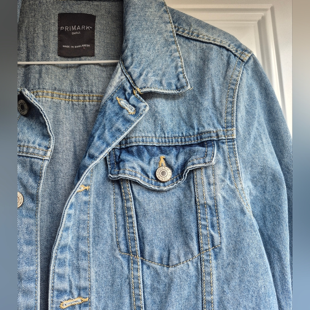 Primark Classic Light Wash Denim Jean Jacket With Pockets - Picture 7 of 7